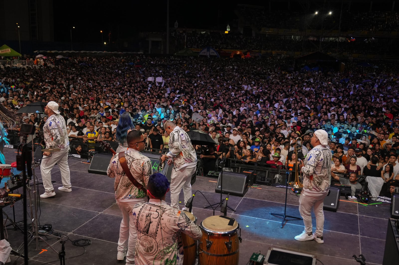 Miles de cordobeses disfrutaron del 'Concierto de Todos', el más grande y  exitoso de la Feria Ganadera - ELHERALDO.CO