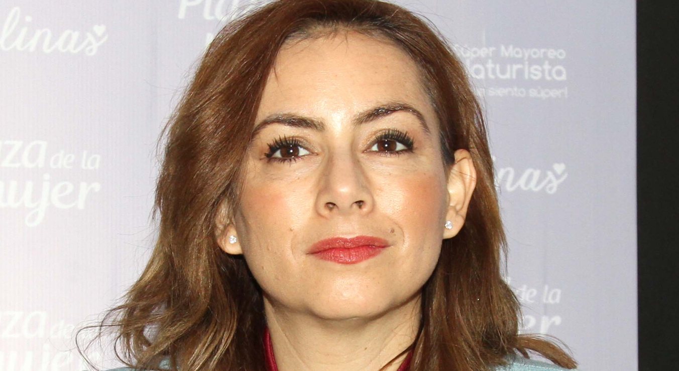 Claudia Lizaldi: "Ser mamá soltera es muy divertido, eso me hace ser feliz" 