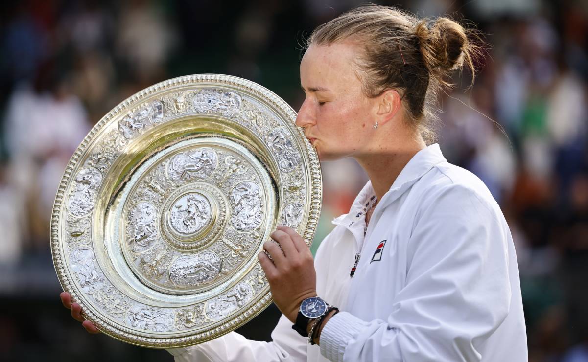 Barbora Krejcikova se consagra como campeona en la final femenil de Wimbledon