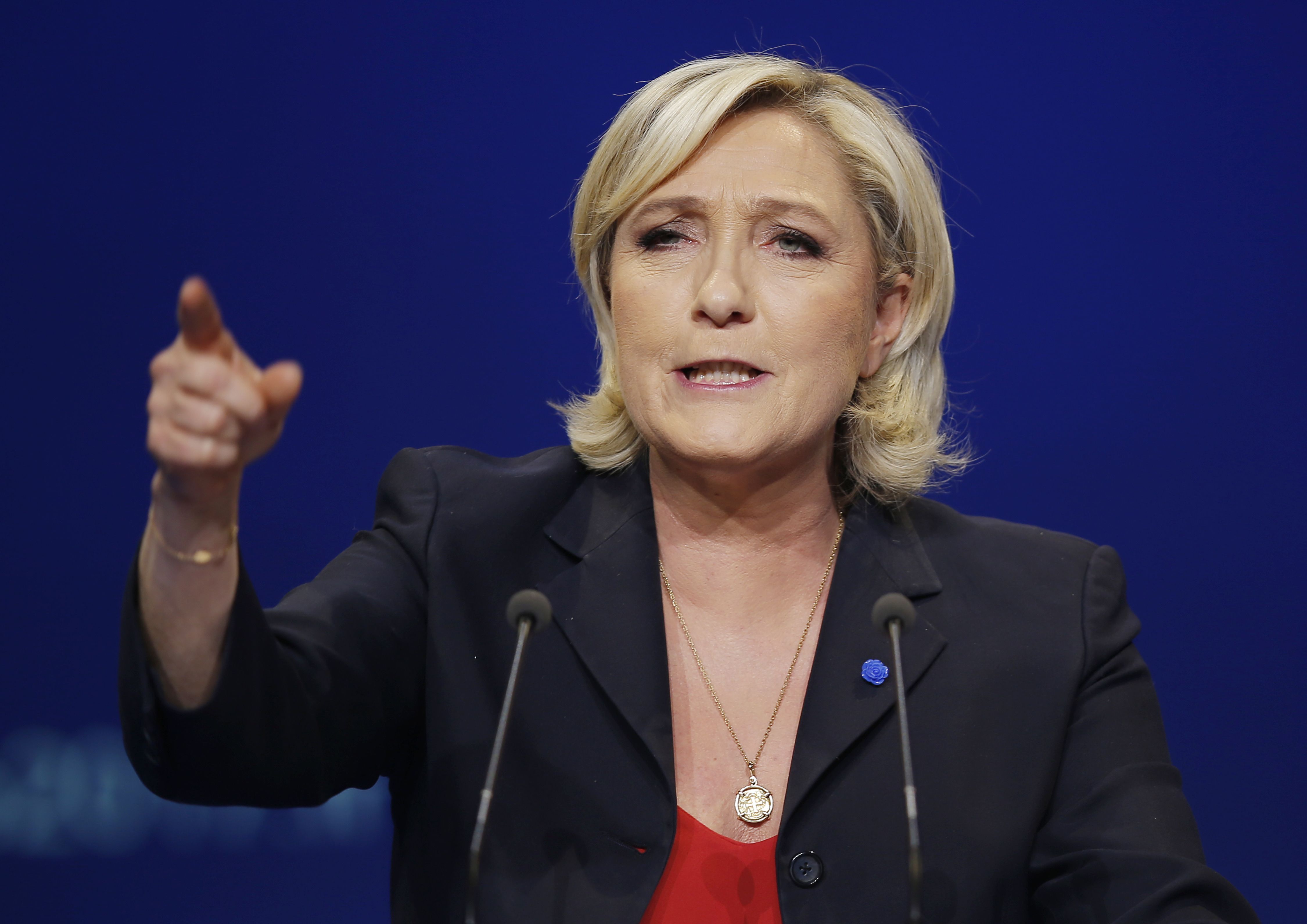 Tras ataque en París, Le Pen pide restablecer fronteras de Francia