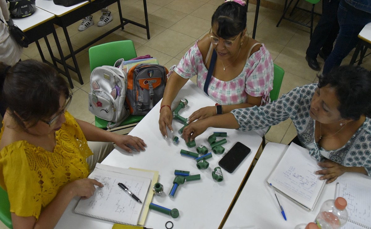 Programa "Mujeres Plomeras" capacita a mujeres del Edomex para reparar fugas de agua y obtener ingresos extras