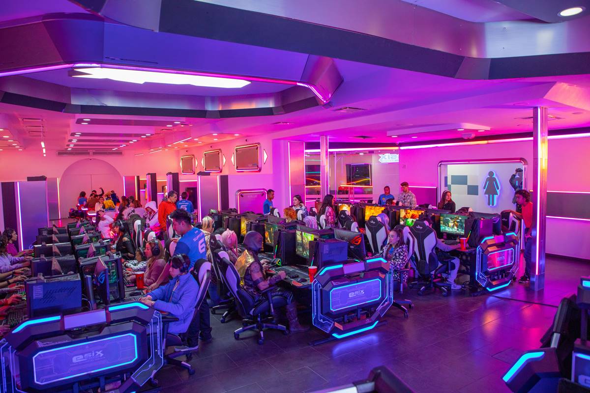 ¿Fan de los videojuegos? Abre el Six Flags Gaming & Coaster Fest