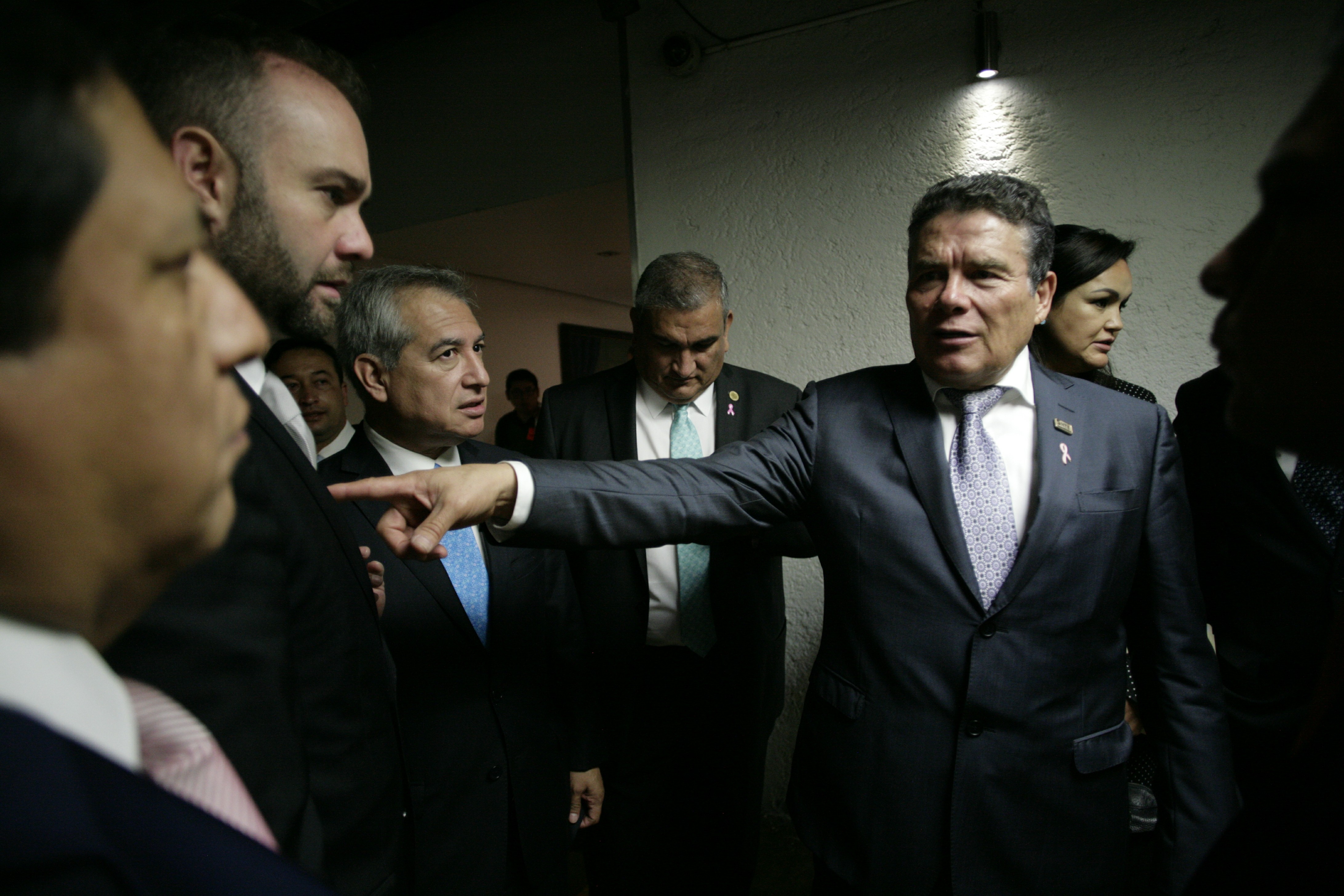 Se reúnen Juan Díaz y César Camacho en la Cámara de Diputados