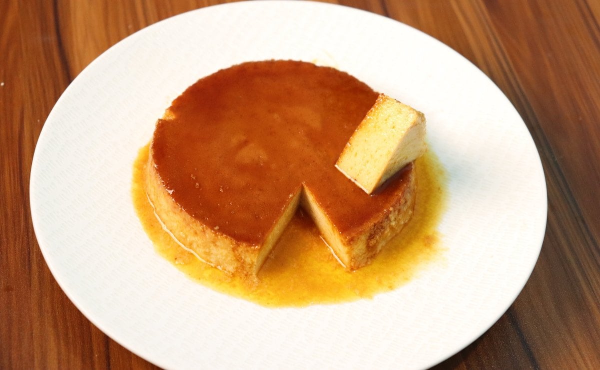 Tiktoker enseña a preparar un flan en 5 minutos y en microondas