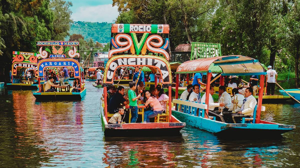 Cuánto cuesta el tour festejo en las trajineras de Xochimilco