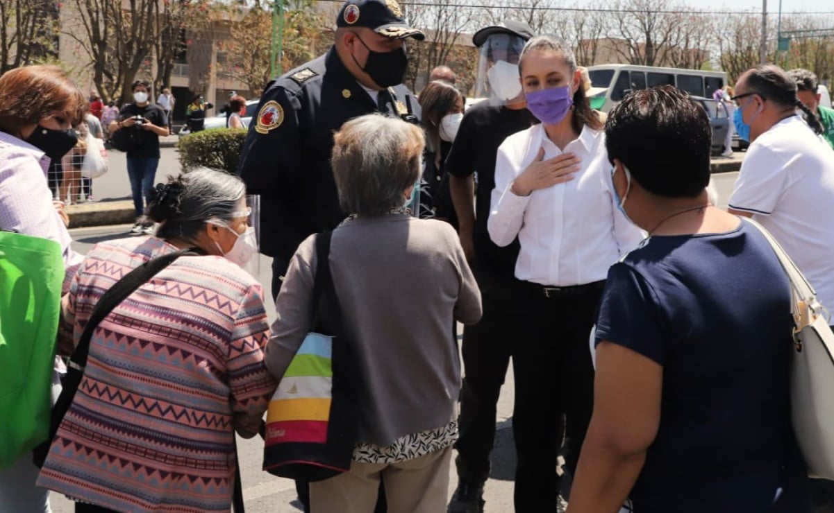 Abuelitos rezagados de otras alcaldías buscan vacuna contra Covid-19 en Coyoacán 