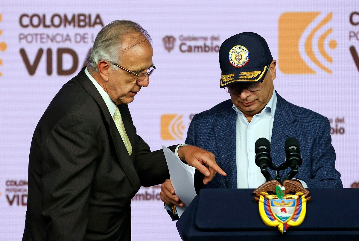 "Desaparecen" de Colombia más de un millón de misiles y municiones, alertan sea para tráfico de armas