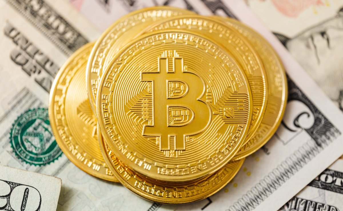 Bitcoin en casi 73 mil dólares, la criptomoneda alcanza un nuevo máximo este martes