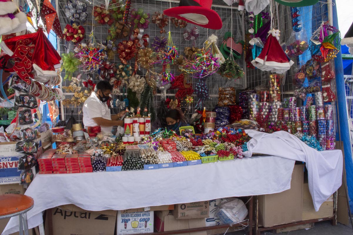 Sí habrá tianguis navideño de La Cruz y tendrá estacionamiento 