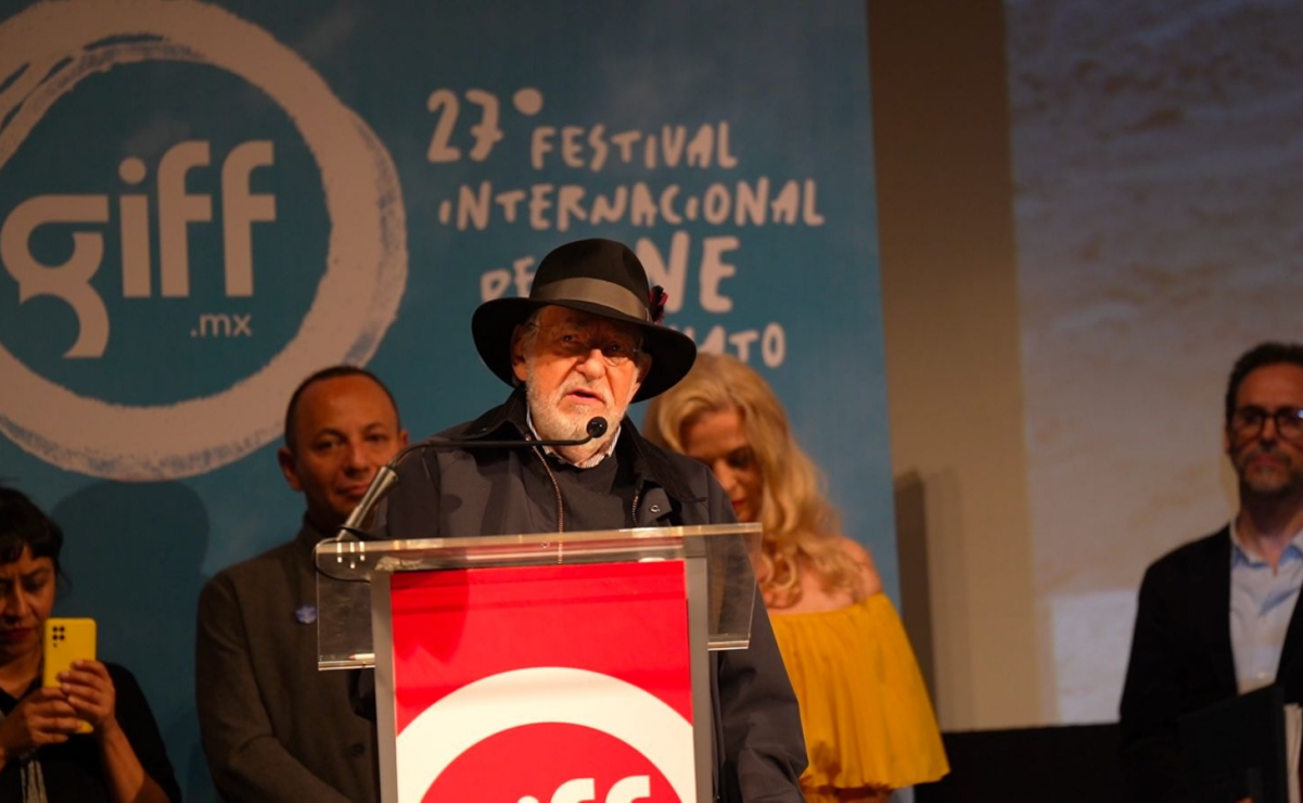 Presenta Arturo Ripstein versión inédita de su filme "Profundo Carmesí" y es galardonado  