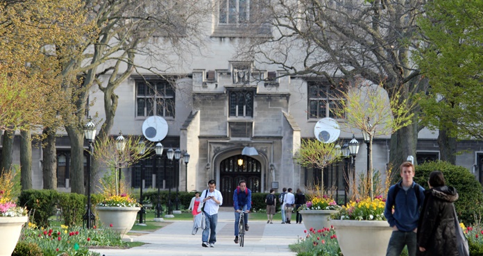 ¿Cuánto cuesta estudiar en la Universidad de Chicago?