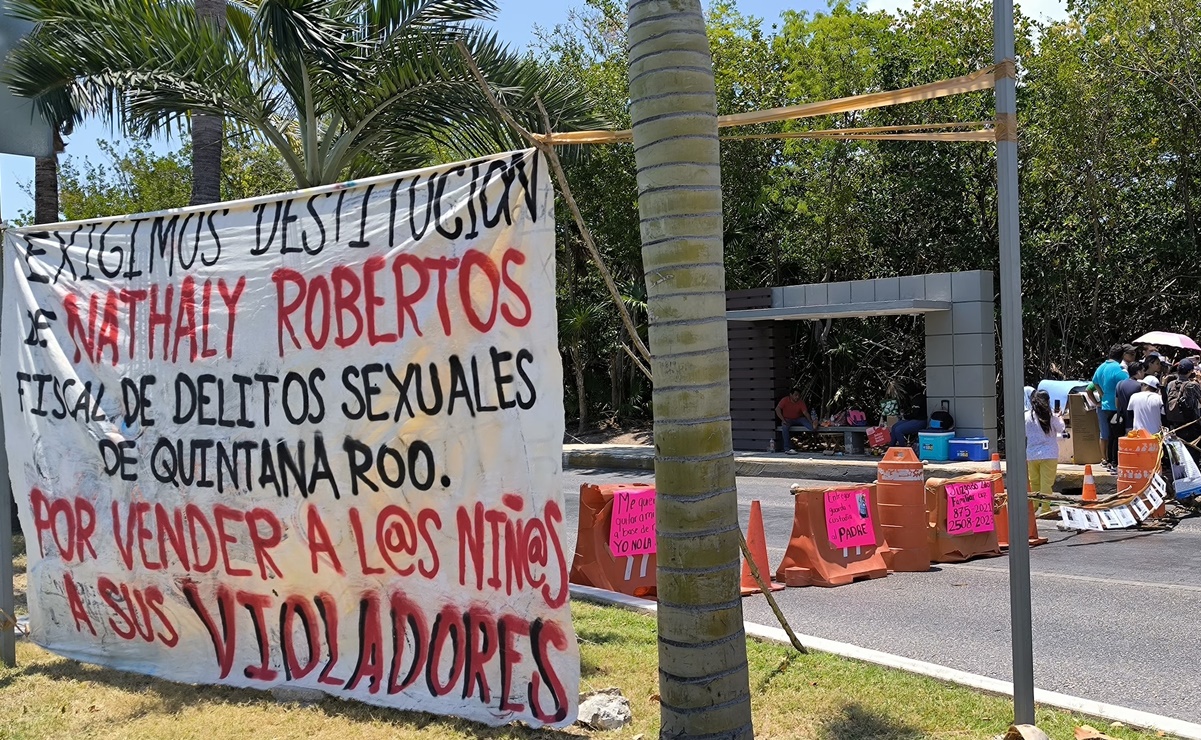 Madres Buscadoras bloquean parcialmente acceso a zona hotelera de Cancún; piden destitución de fiscal de delitos sexuales