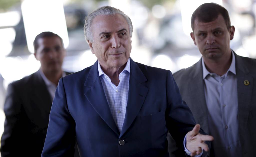Temer admite que se prepara para asumir Presidencia de Brasil