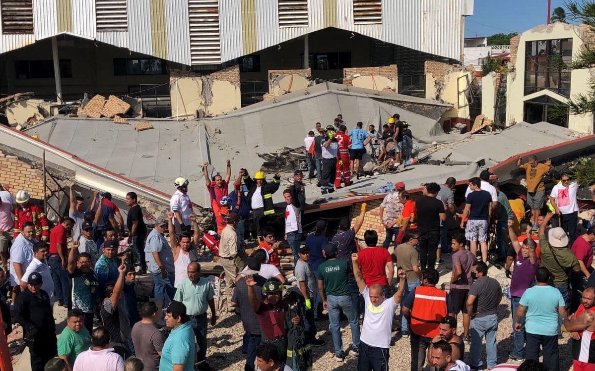 Suman 10 los muertos y 60 los heridos por el desplome de techo en una iglesia en Tamaulipas. VIDEOS