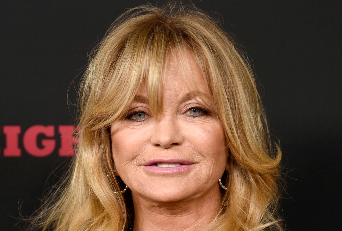 Goldie Hawn, mamá de Kate Hudson, sorprende con cautivador baile a sus 77 años