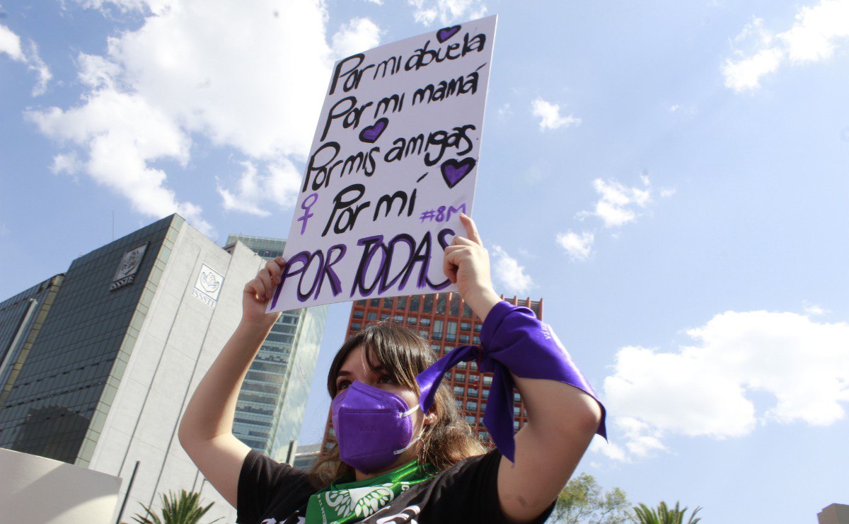 8M en Puebla: Mujeres marchan para exigir justicia y el respeto a sus ...