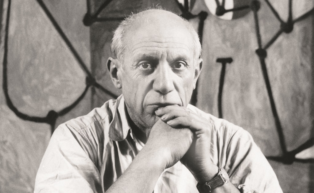 Hombre pierde un jarrón esculpido por Picasso 