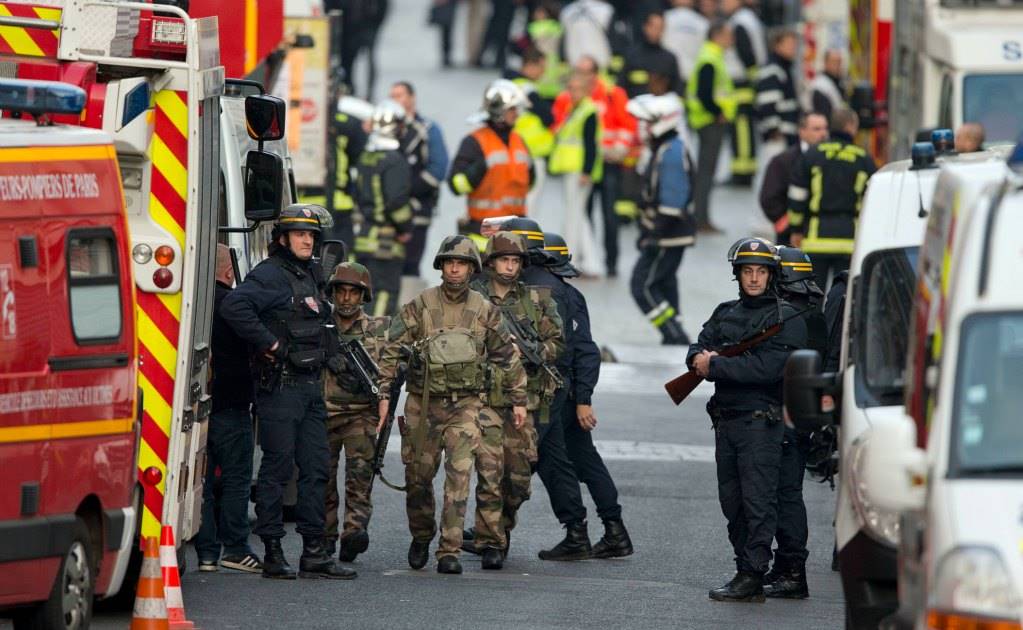 Confirman 2 muertos y 7 detenidos en operativo antiterrorista en París