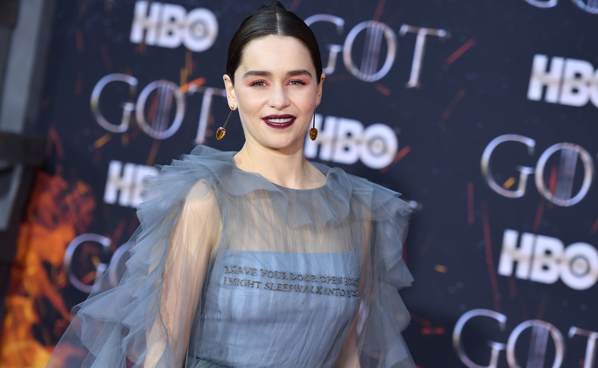 Emilia Clarke revela presiones para rodar desnudos tras 