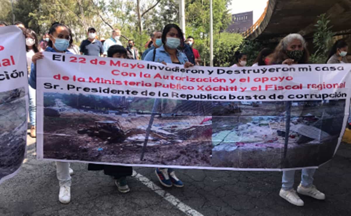 Vecinos y tianguistas protestan por instalación de gasolinera presuntamente irregular en Naucalpan