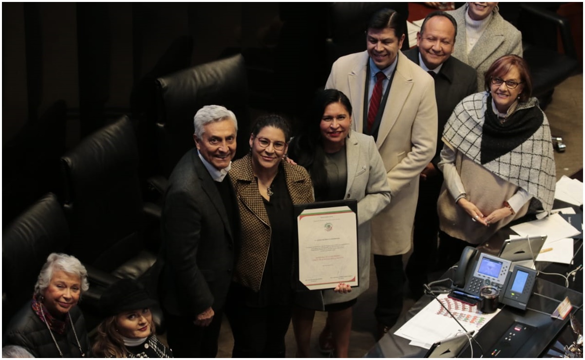 Lenia Batres rinde protesta como nueva ministra de la Corte