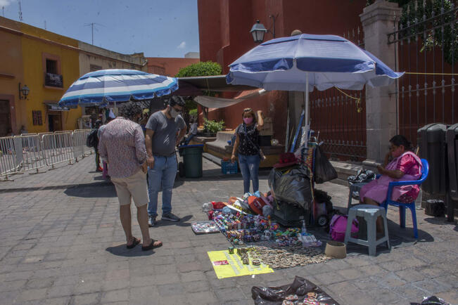 Piden no dar credencial a vendedores ambulantes