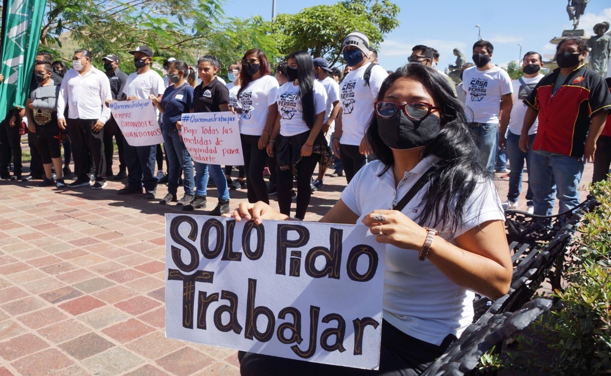 Con caravana, dueños de bares de Oaxaca exigen reabrir pese a riesgo de Covid