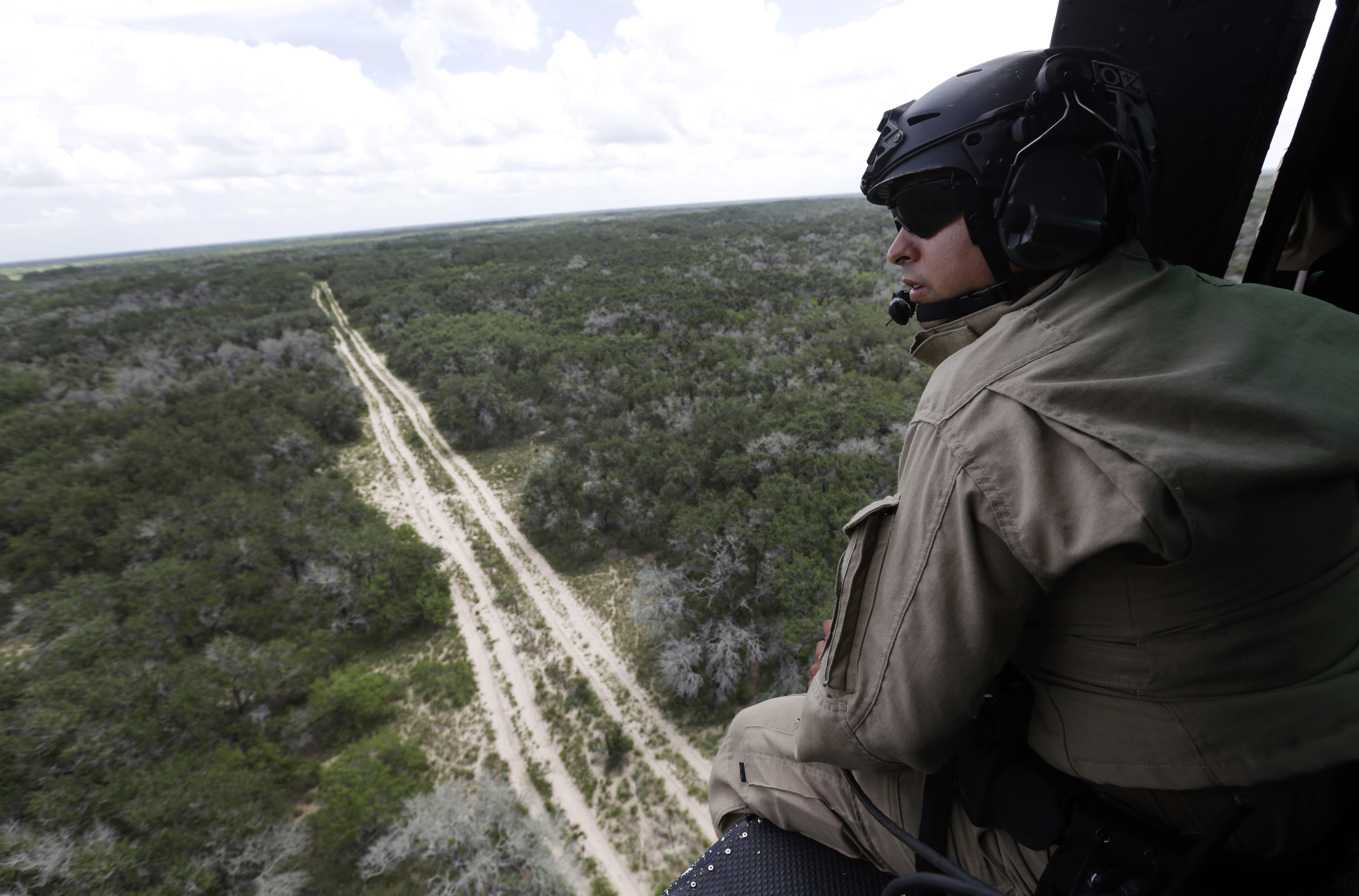 Develan republicanos plan de emergencia fronteriza “estilo militar”