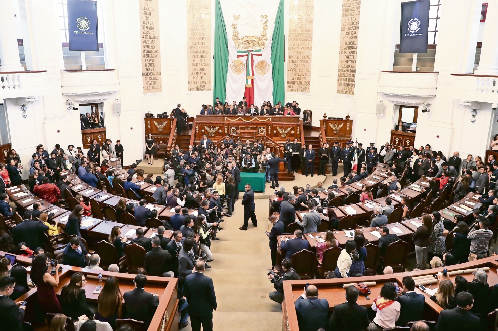 Atorada, Ley de Reconstrucción en Asamblea Legislativa