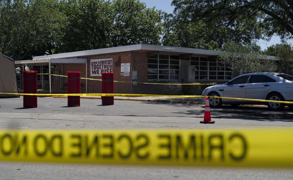 Tirador de primaria en Texas estuvo más de una hora en el recinto antes de ser abatido, revelan 