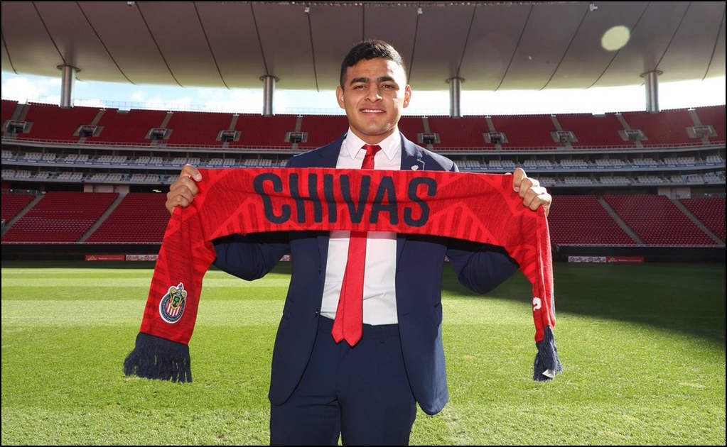 Chivas confirma la llegada de Alexis Vega