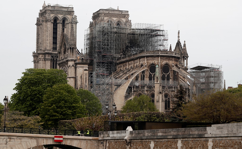 Obras de arte de Notre Dame serán transferidas al museo del Louvre