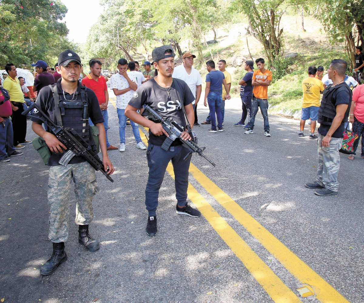 Registran doble choque entre autodefensas; no hay muertos