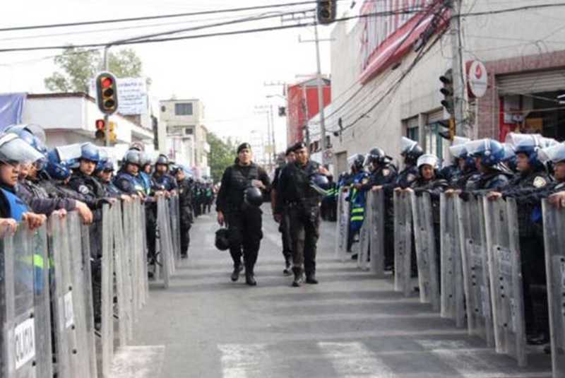 Más de 9 mil policías resguardan Viacrucis en Iztapalapa