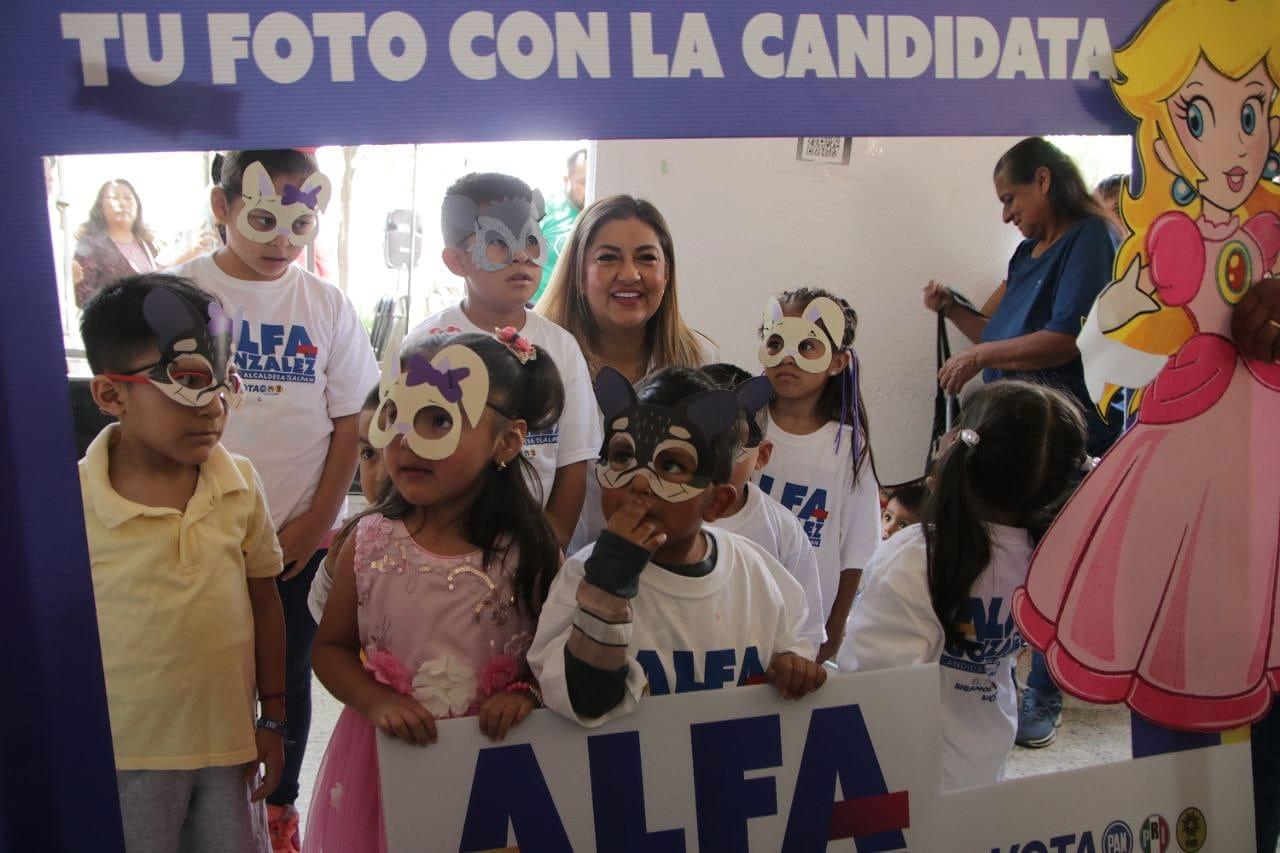 Alfa González firma el “Pacto por la Primera Infancia” para garantizar derechos de niñas y niños