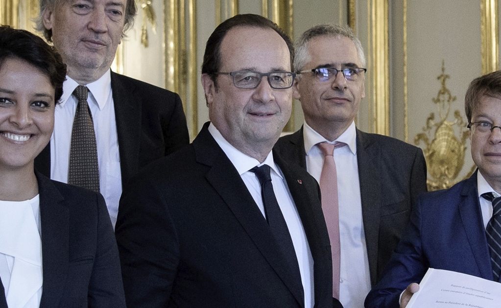 Hollande insiste en defender reforma laboral 