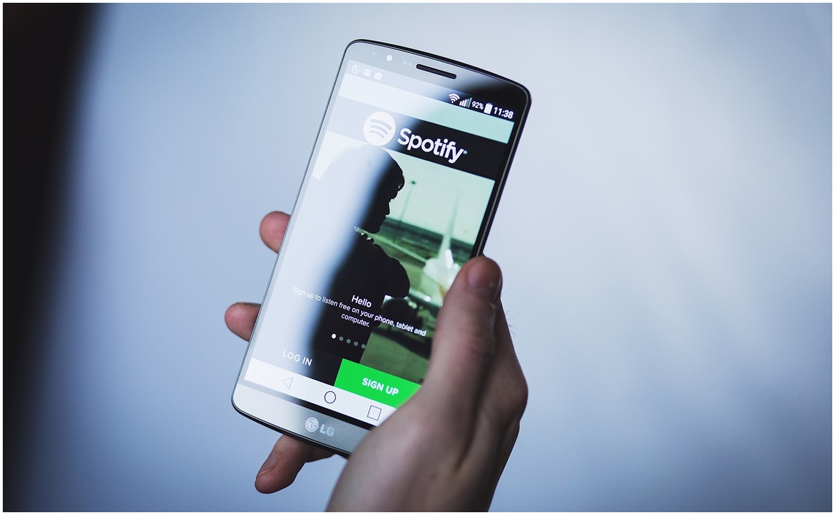 Spotify se une a empresas con despidos masivos; reduce 6% de su plantilla