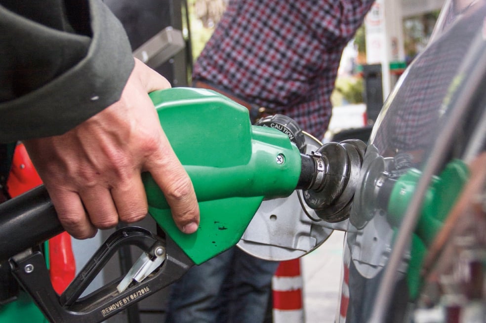 ¡Dale más gasolina! Gobierno sube estímulo para la "verde", pero lo baja para el diésel