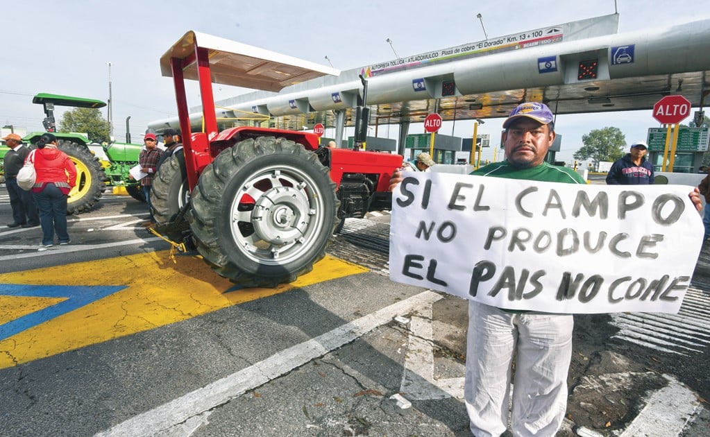 Mexican authorities remove protesters from toll booths in Nayarit after 8 months