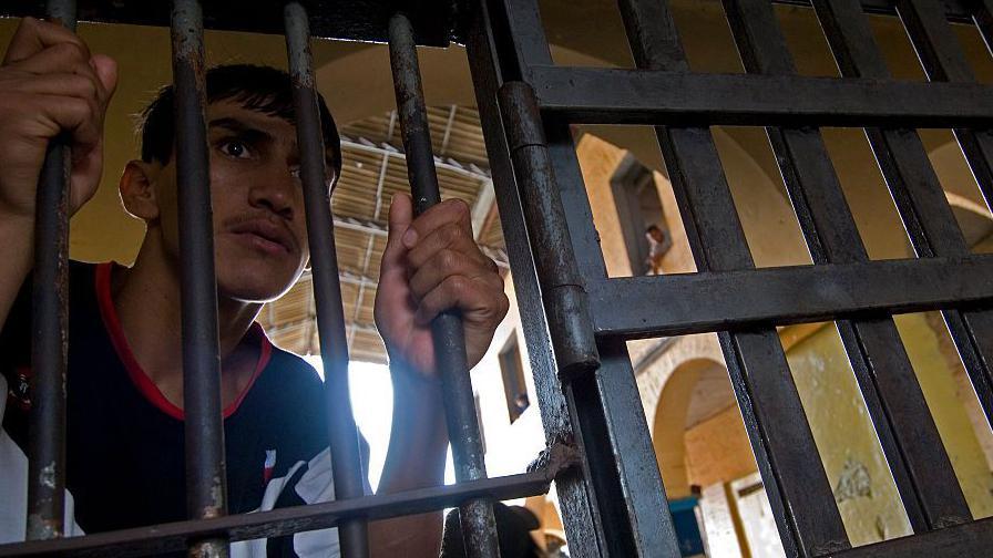 En Ecuador "si siguen metiendo gente a la cárcel van a seguir alimentando las redes del crimen organizado": experto