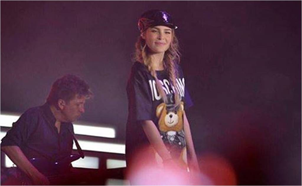 Lo más leído. Belinda "corre" a fan de concierto 