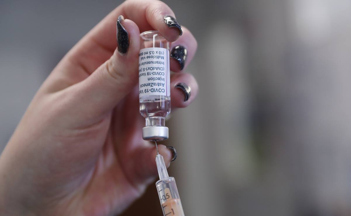 Países Bajos detecta casos de trombosis en vacunados; no los vincula con AstraZeneca