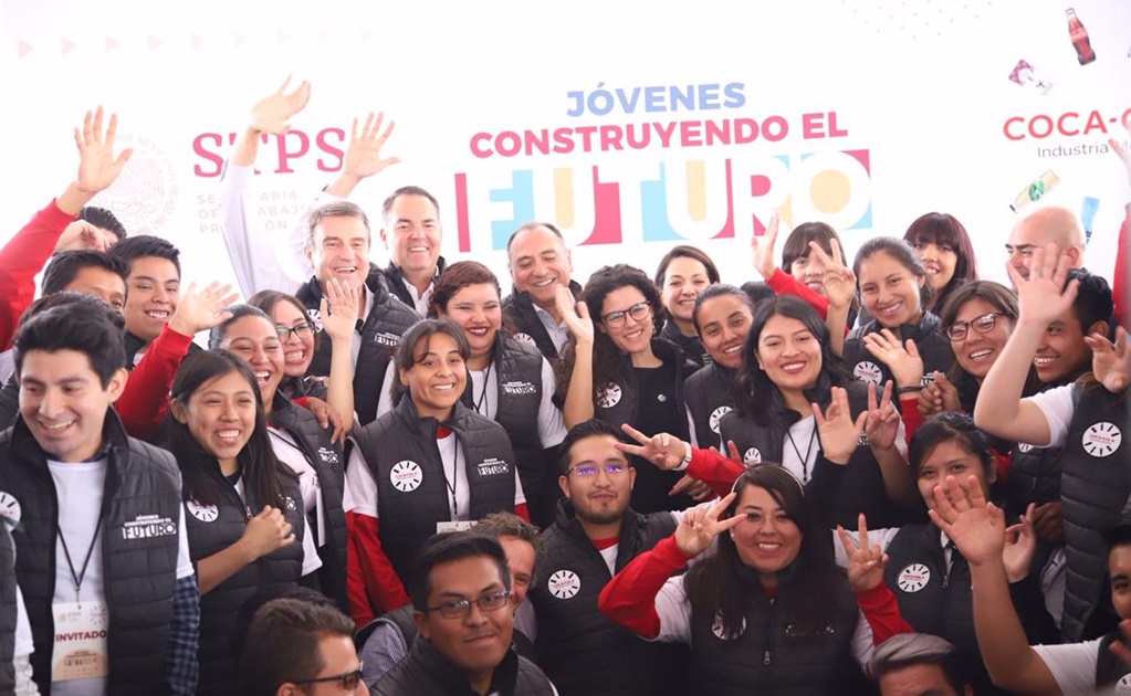 Incorpora Coca-Cola a mil becarios de Jóvenes Construyendo el Futuro