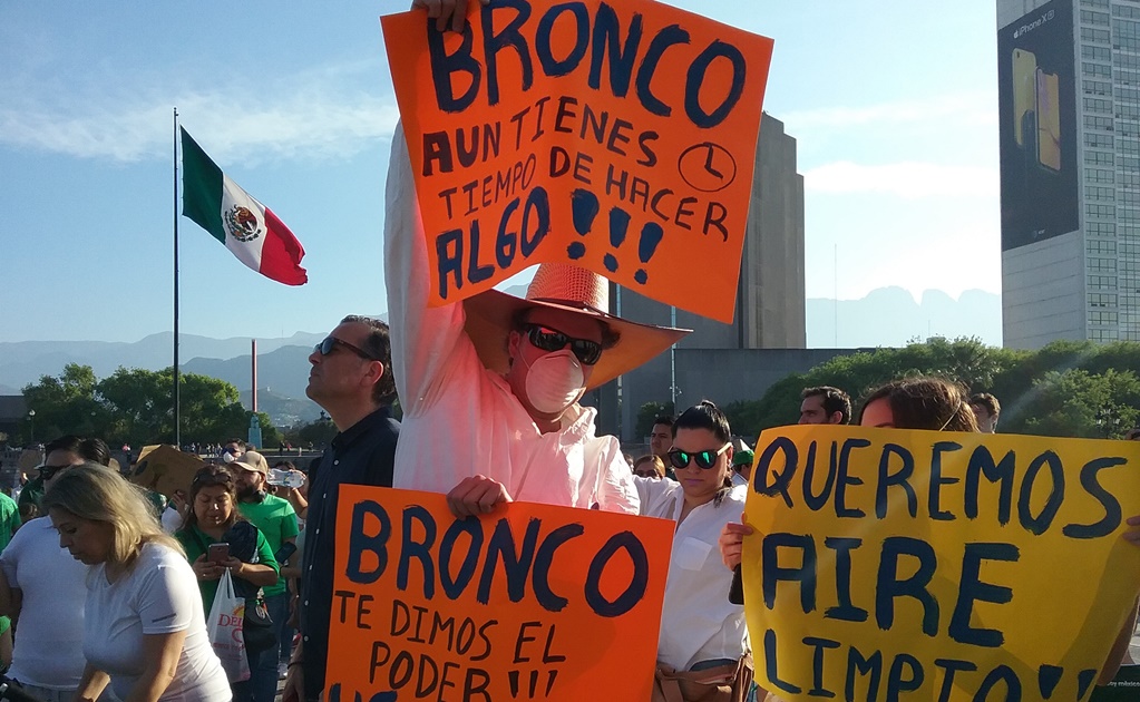 Niños protestan en Monterrey por un aire más limpio
