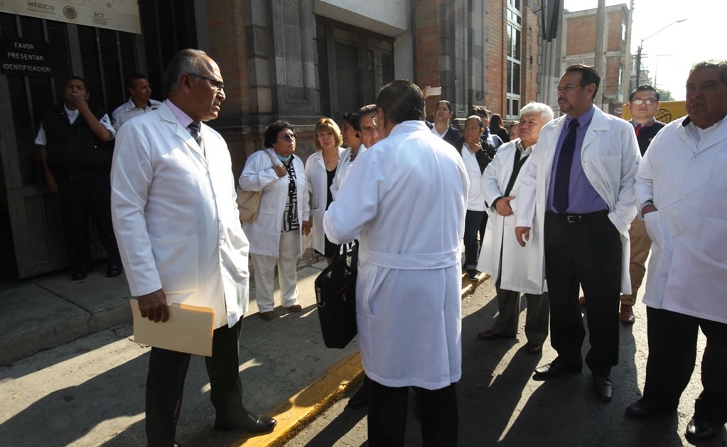 ​Médicos denuncian corrupción en multas de Cofepris en el Edomex