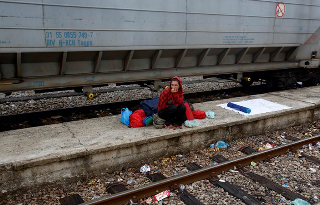 Macedonia permite entrada de cientos de refugiados