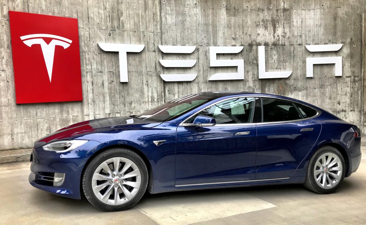 Aceleran 24.4% acciones de Tesla en julio tras superar expectativas