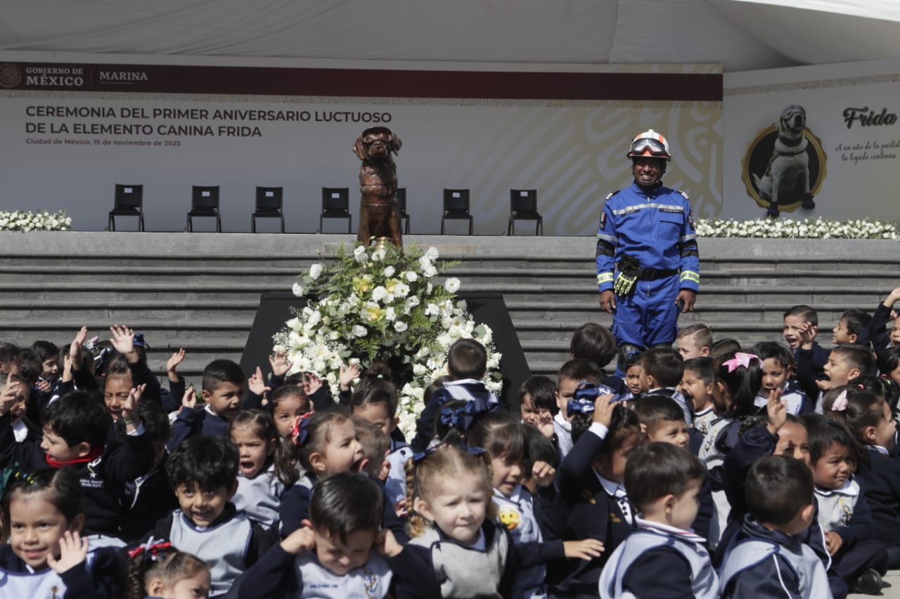 FOTOS: Marina realiza homenaje a la perrita rescatista Frida en su primer aniversario luctuoso