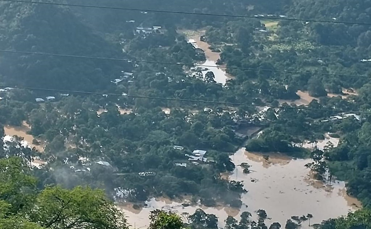 Reportan fuertes inundaciones en Zongolica, Veracruz; alcalde solicita declaratoria de emergencia