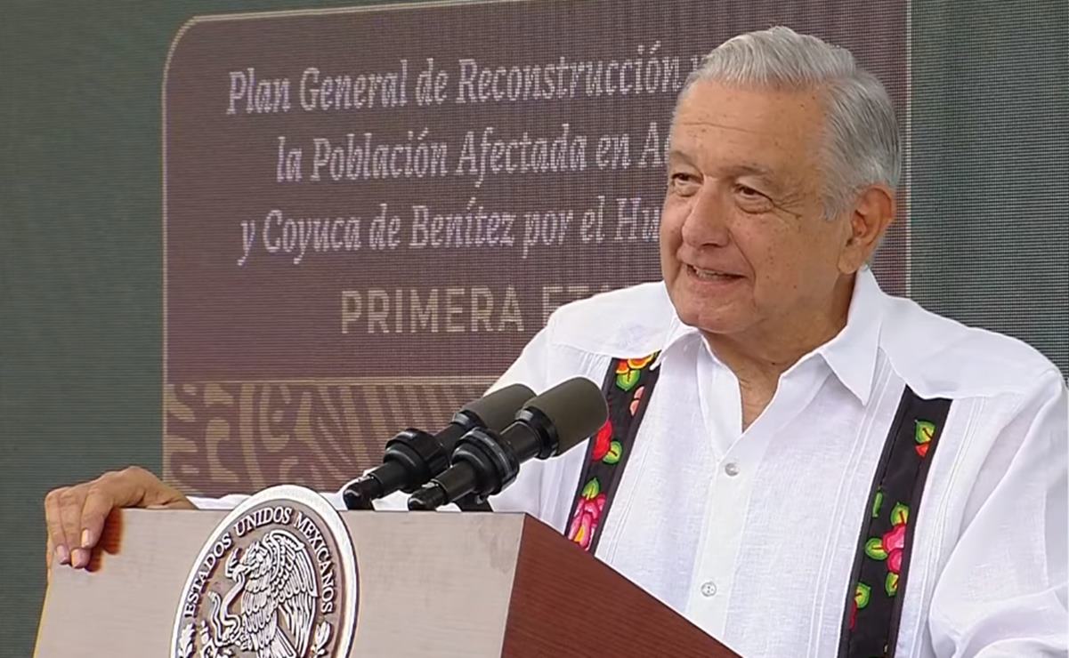 AMLO plantea “sistema de autoconstrucción” en Guerrero para rehabilitar viviendas afectadas por “Otis”